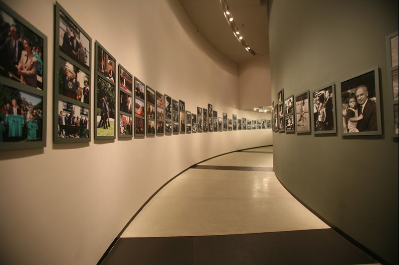 Interior view of the Israeli Museum at the Yitzhak Rabin Center    Photo: Alla Leitus